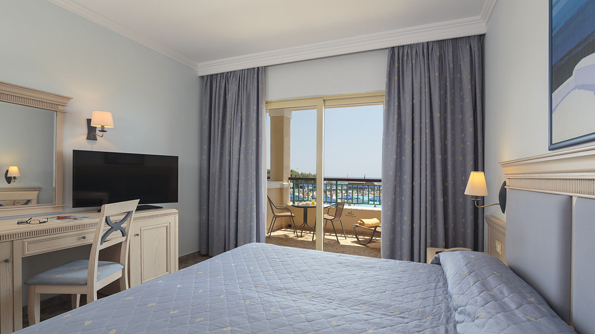 Family Room Beach Front